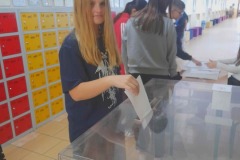 ef504cdf-0833-423a-9046-0b1803588706